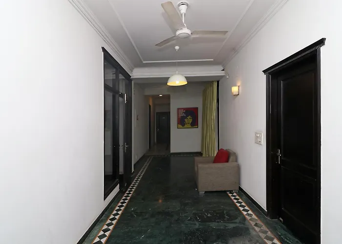 OYO 328 Hotel Royal Grand