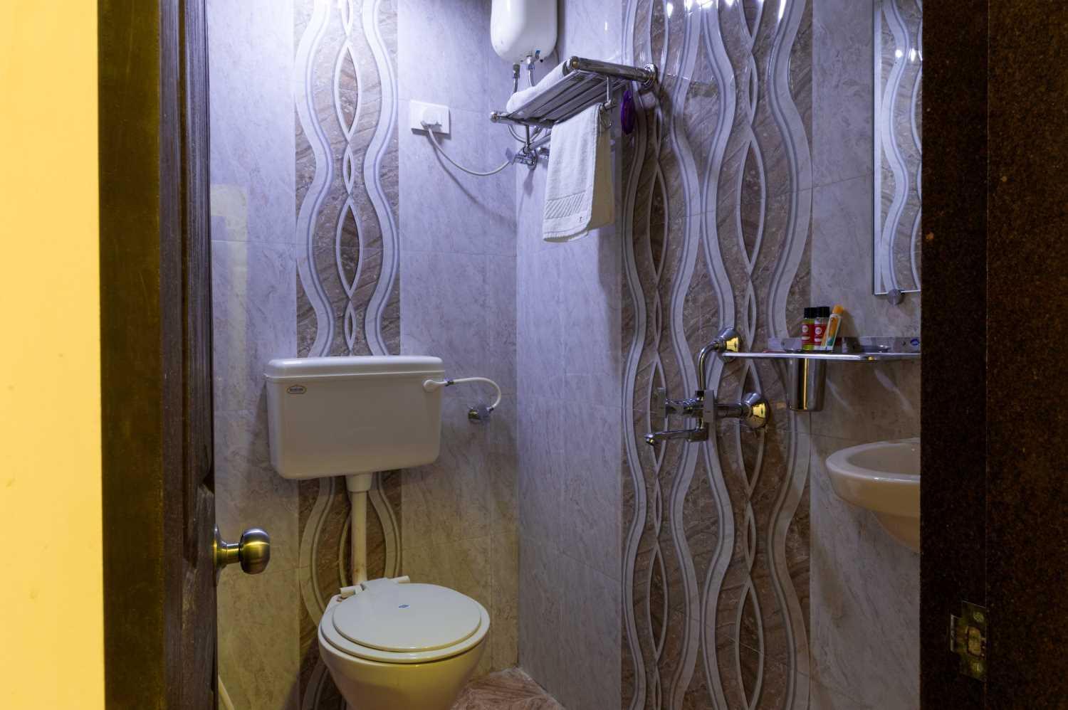 Hotel O Royal Grand Near Chhatrapati Shivaji International Airport Mumbai
